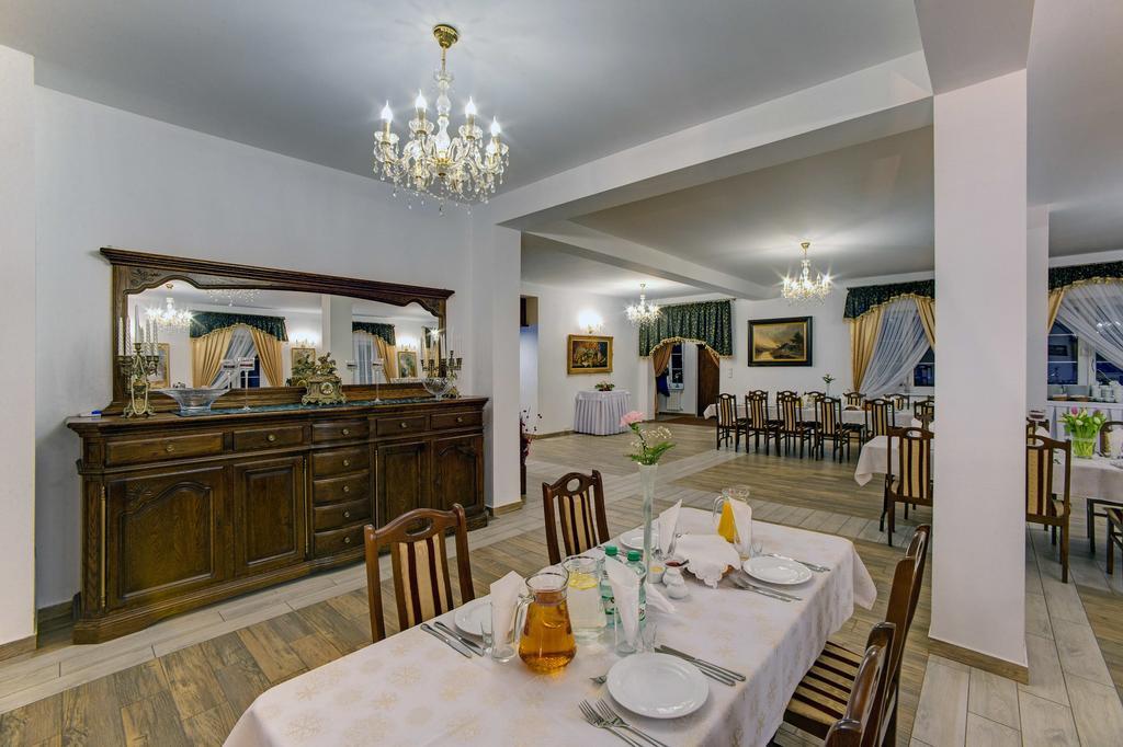 Noclegi Dwor Szlachecki Biedaczow מראה חיצוני תמונה